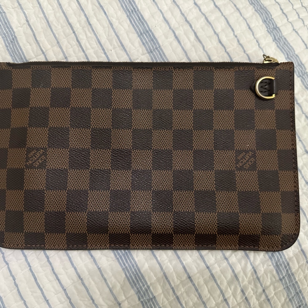 Louis Vuitton Neverfull Pochette